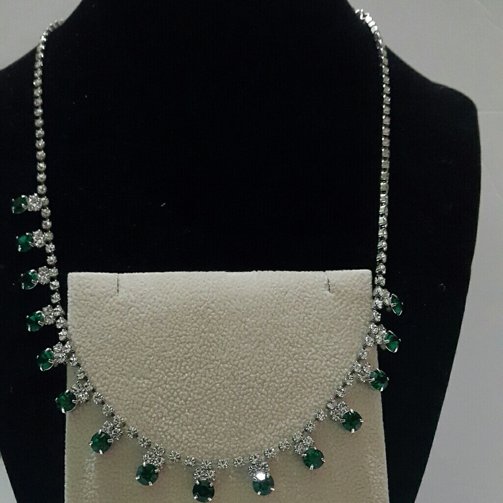 Beautiful, Brand NEW, Unworn, fashion necklace